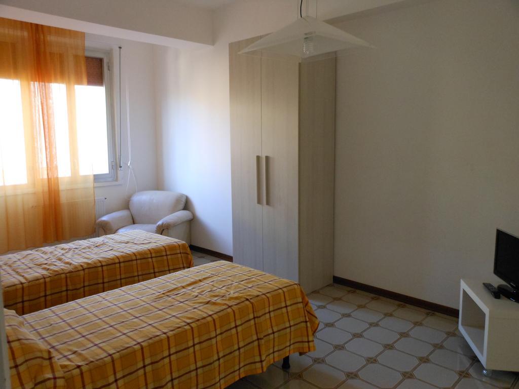 Casa Vacanze Happy Days Villa โนโต ภายนอก รูปภาพ